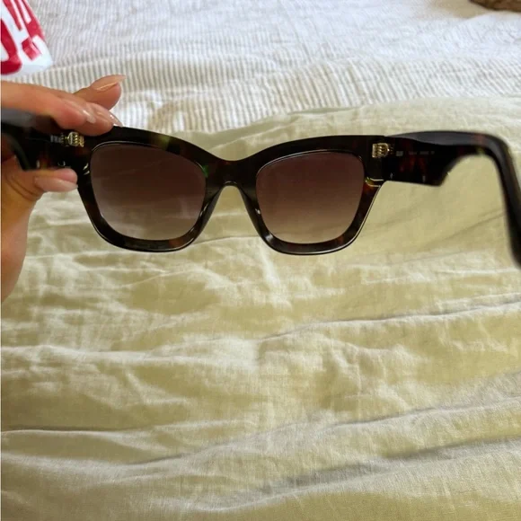 Quay ‘ BY THE WAY’ new  sunglasses - Picture 7 of 11